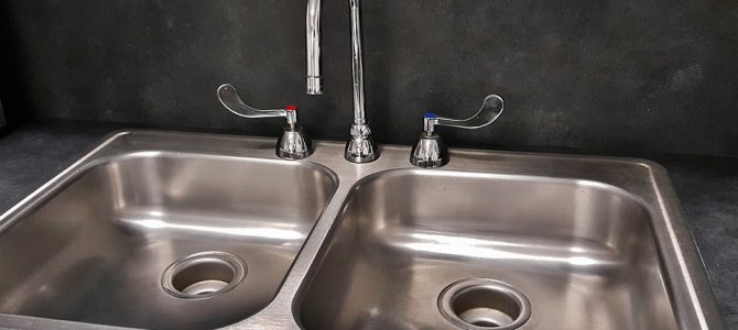 水垢はどうやって落とす?落とし方にはコツがあった! 水垢はどうやって落とす?落とし方にはコツがあった!